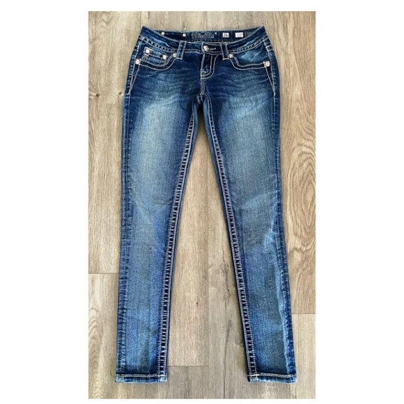 MISS ME Embellished Cross Skinny Jeans - Picture 2 of 7